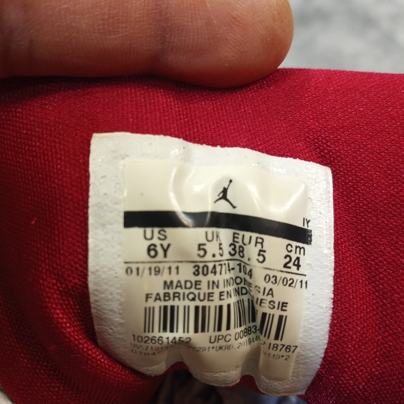 Jordan Men's White and Red Sneakers Size 6Y - Picture 8 of 10